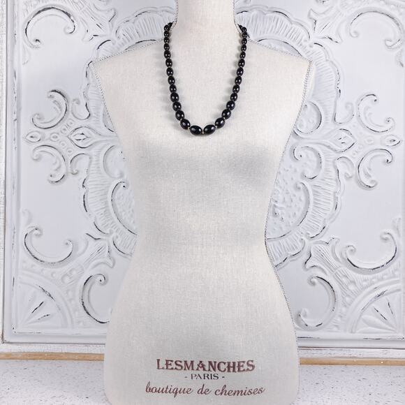 Signed Monet Black Graduated Oval Bead Necklace, 1980s Vintage Retro Plastic - Picture 5 of 8